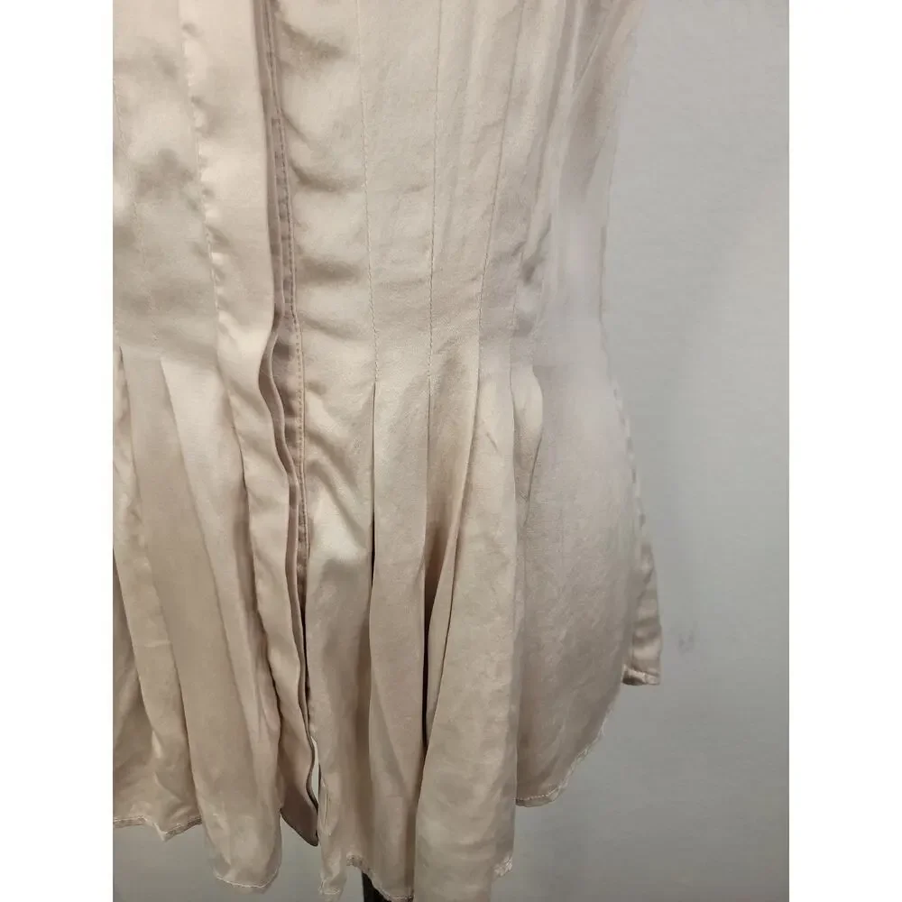 BCBG Maxazria Babydoll Top XS Stretch Silk Fit Flare Pleats Buttons Office Siren